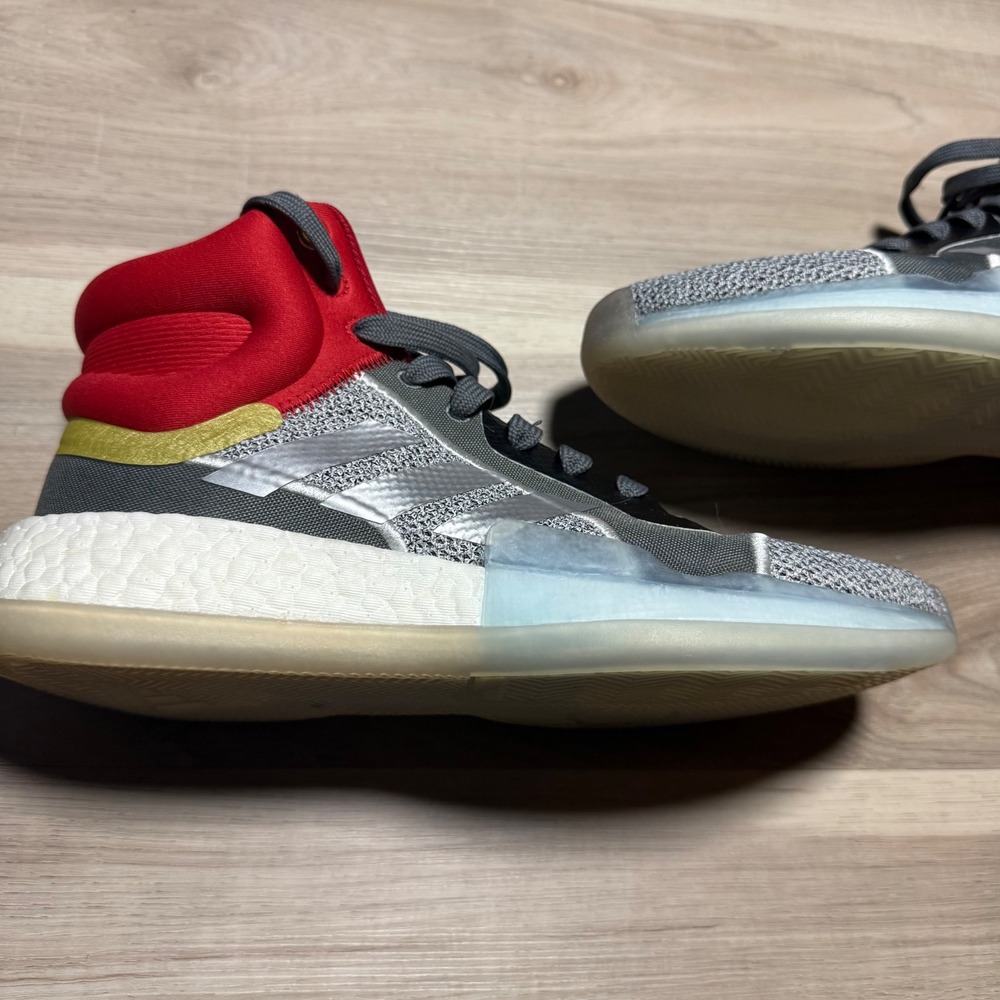 Adidas Marquee Boost Thor Marvel Mens Basketball Shoes Grey Red Gold Sz 9 - Picture 2 of 13